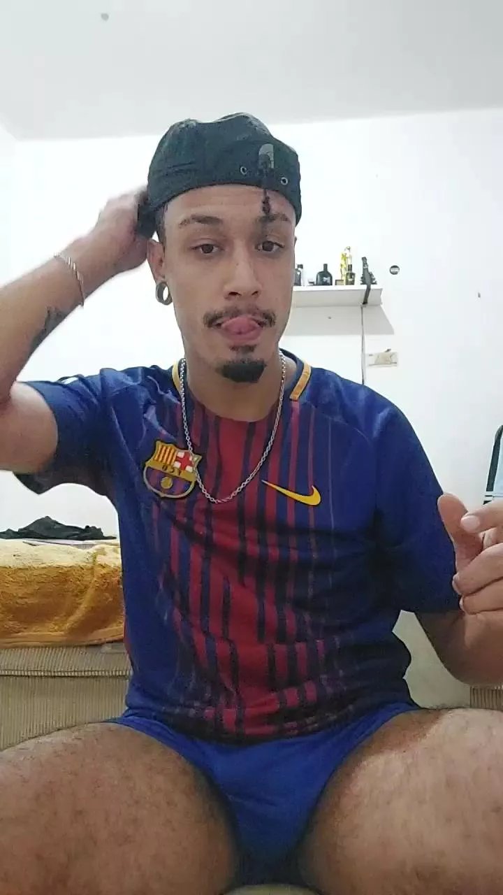 Offline tzprado2dk on Cam4