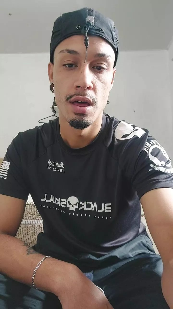 Offline tzprado2dk on Cam4