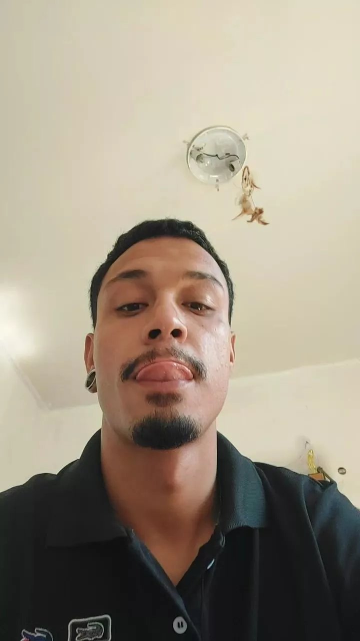 Offline tzprado2dk on Cam4