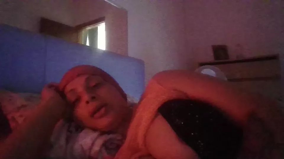 Offline V_o1909 on Cam4