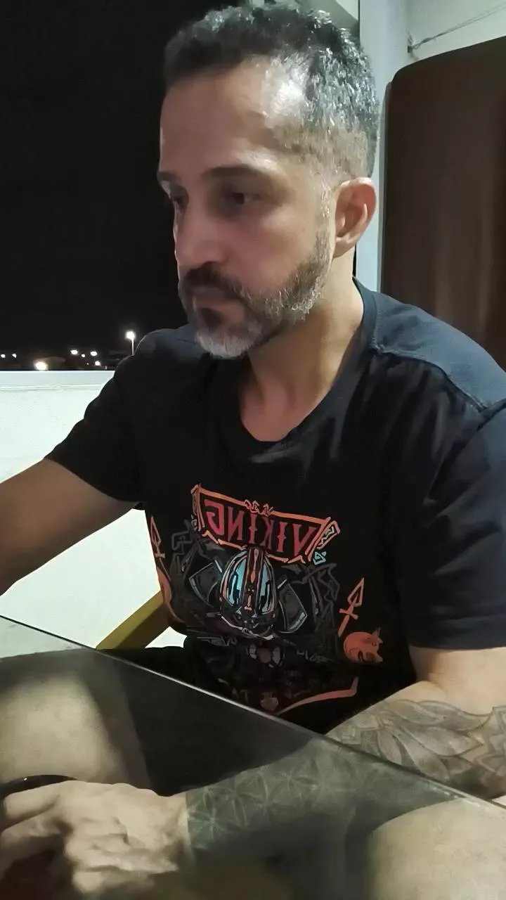 Offline xxMorenosexx on Cam4