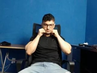 Offline alec_thomson on Flirt4Free