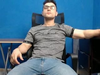 Offline alec_thomson on Flirt4Free