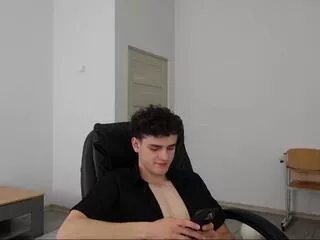 Offline brad_holloway on Flirt4Free