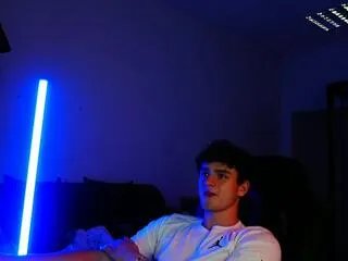 Offline brad_holloway on Flirt4Free