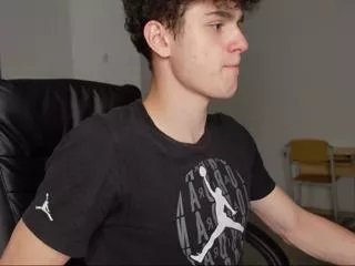 Offline brad_holloway on Flirt4Free