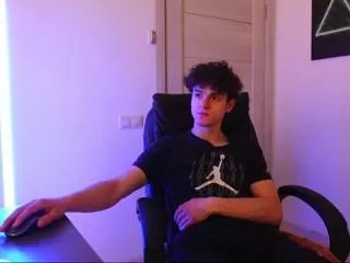 Offline brad_holloway on Flirt4Free