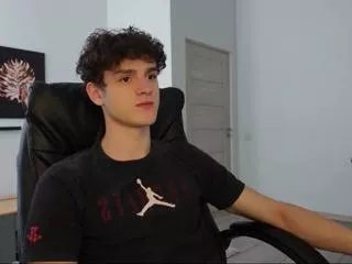 Offline brad_holloway on Flirt4Free