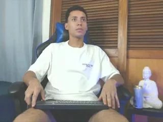 Freechat dylan_athens on Flirt4Free