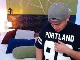 Offline jordan_velez_rooney_saenz on Flirt4Free