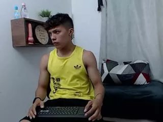 Offline lucas_luxx on Flirt4Free