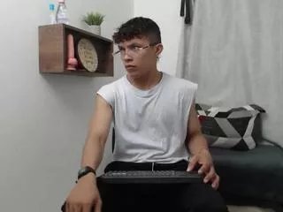 Offline lucas_luxx on Flirt4Free