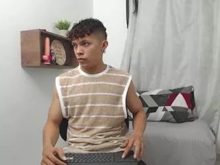 Offline lucas_luxx on Flirt4Free