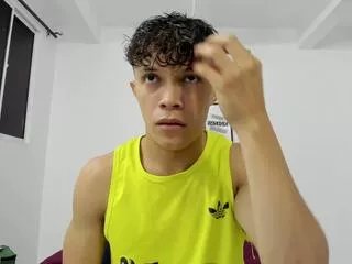 Offline lucas_luxx on Flirt4Free