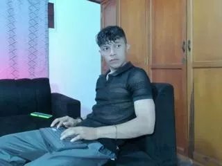 Offline lucas_luxx on Flirt4Free