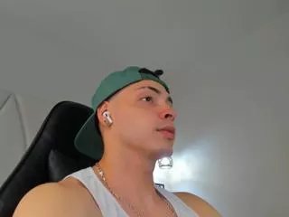 Offline maxwell_dupont on Flirt4Free