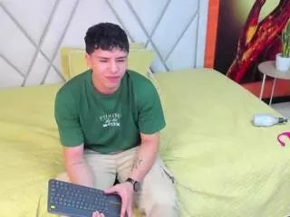 Offline roxanne_tobias on Flirt4Free