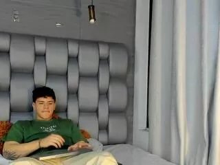 Offline roxanne_tobias on Flirt4Free