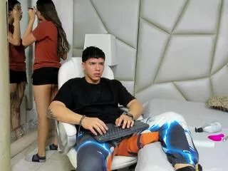 Offline roxanne_tobias on Flirt4Free