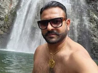 Offline Hotuncut19 on Streamate