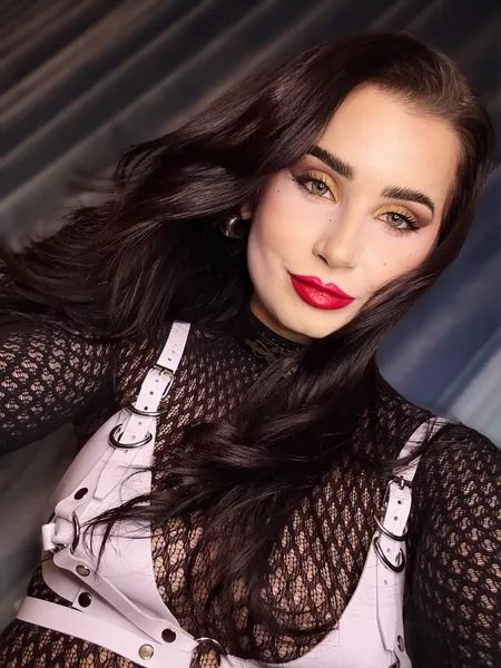 Offline IvyAstor on Streamate