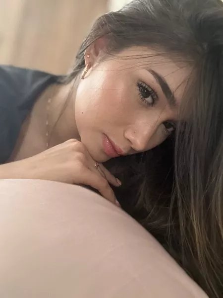 Offline IvyEvans103 on Streamate