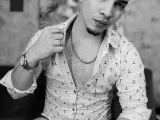 Offline JUANDIAMONDS98 on Streamate