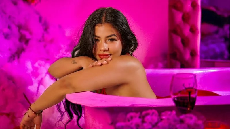 Offline LilyVegaa on Streamate