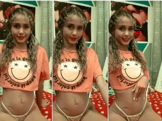 Offline MarianaManzur on Streamate