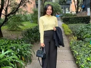 Offline Strawbeerry on Streamate