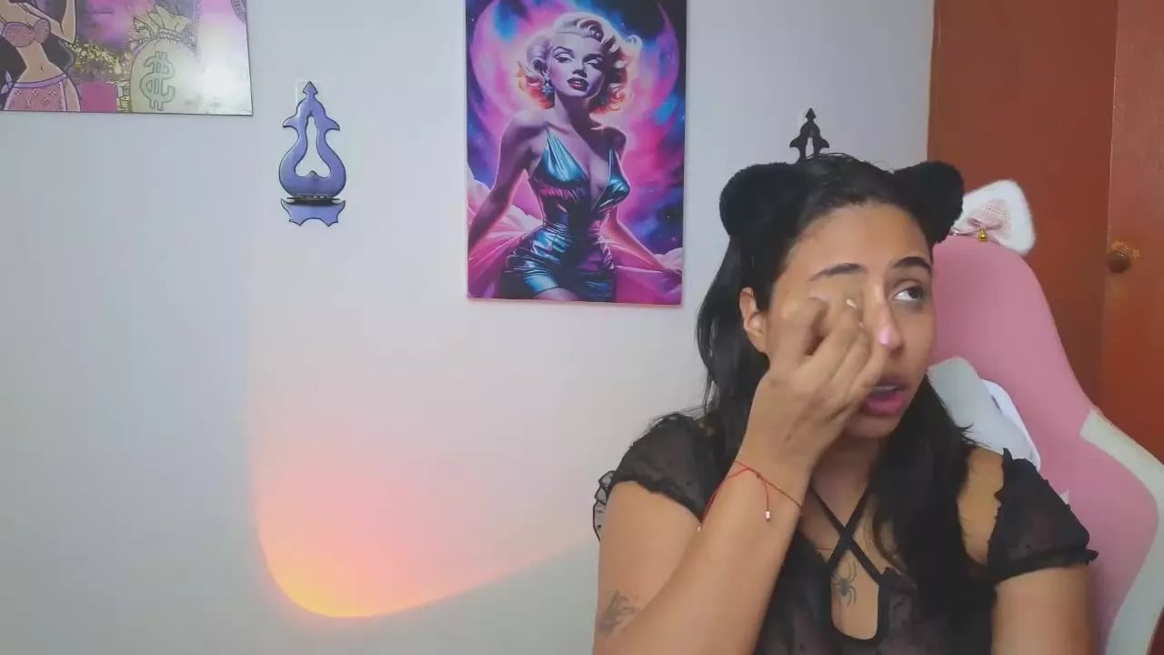 Offline Amelia_Sweett on Streamray