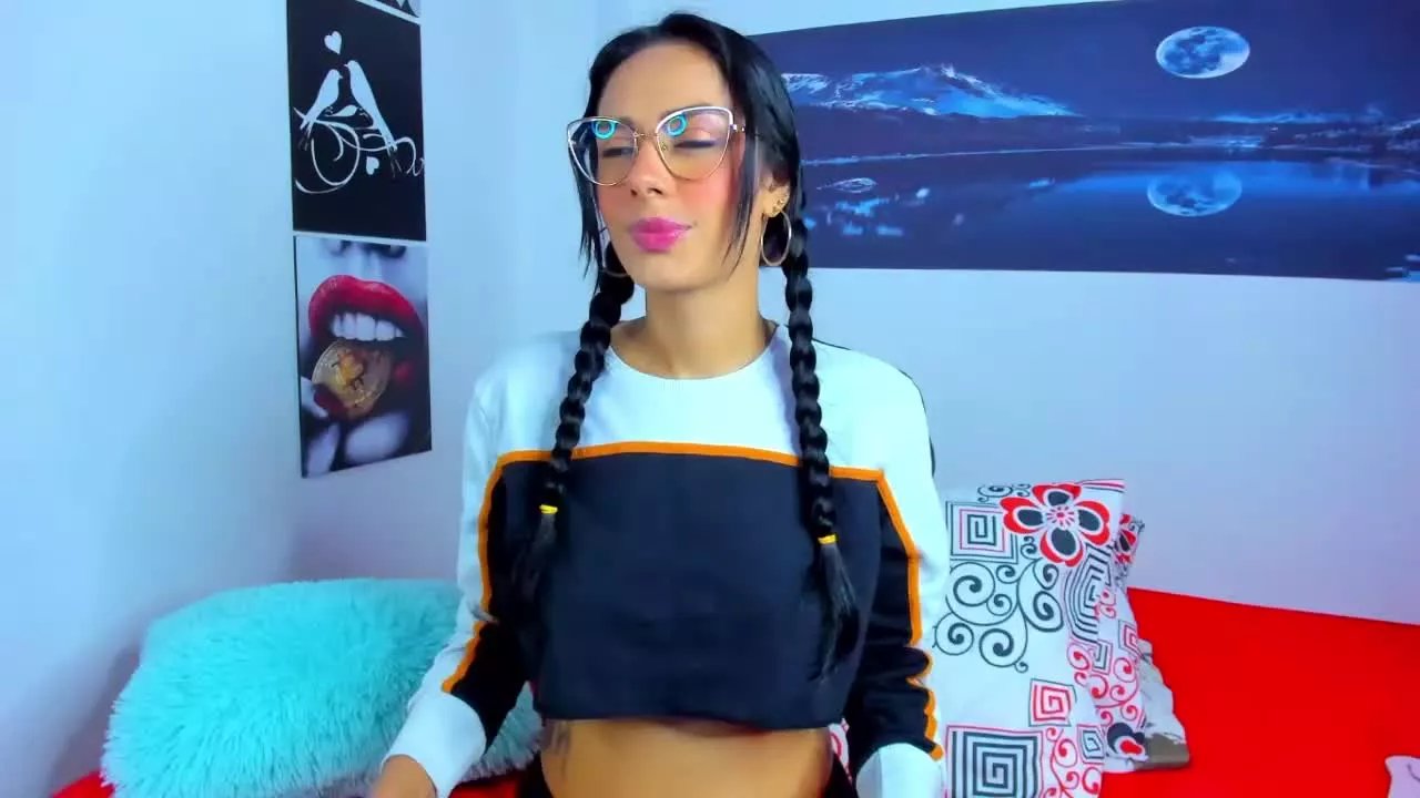 Offline Anaishilton on Streamray