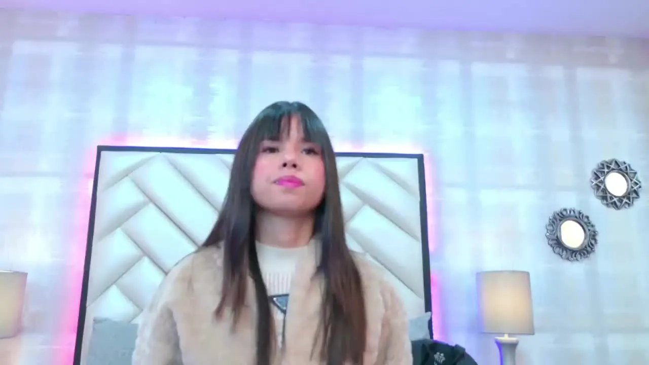 Offline ArianaCollihs on Streamray