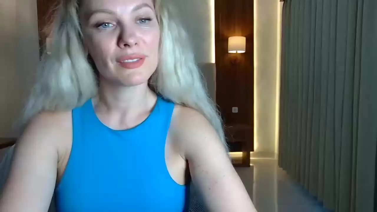 Offline beautifulkollettee on Streamray