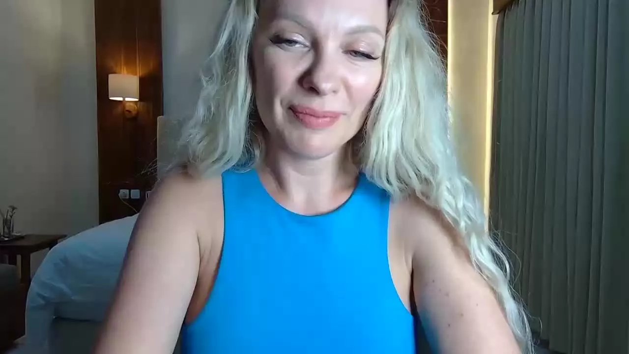 Offline beautifulkollettee on Streamray