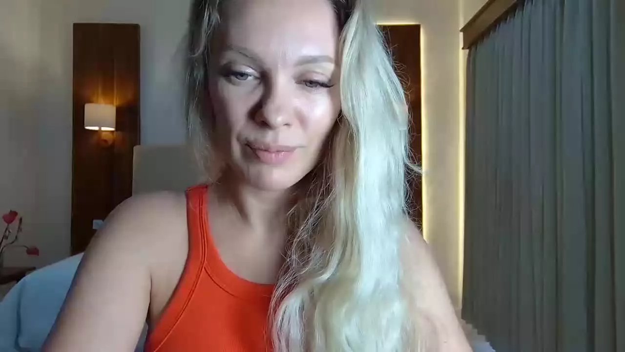 Offline beautifulkollettee on Streamray