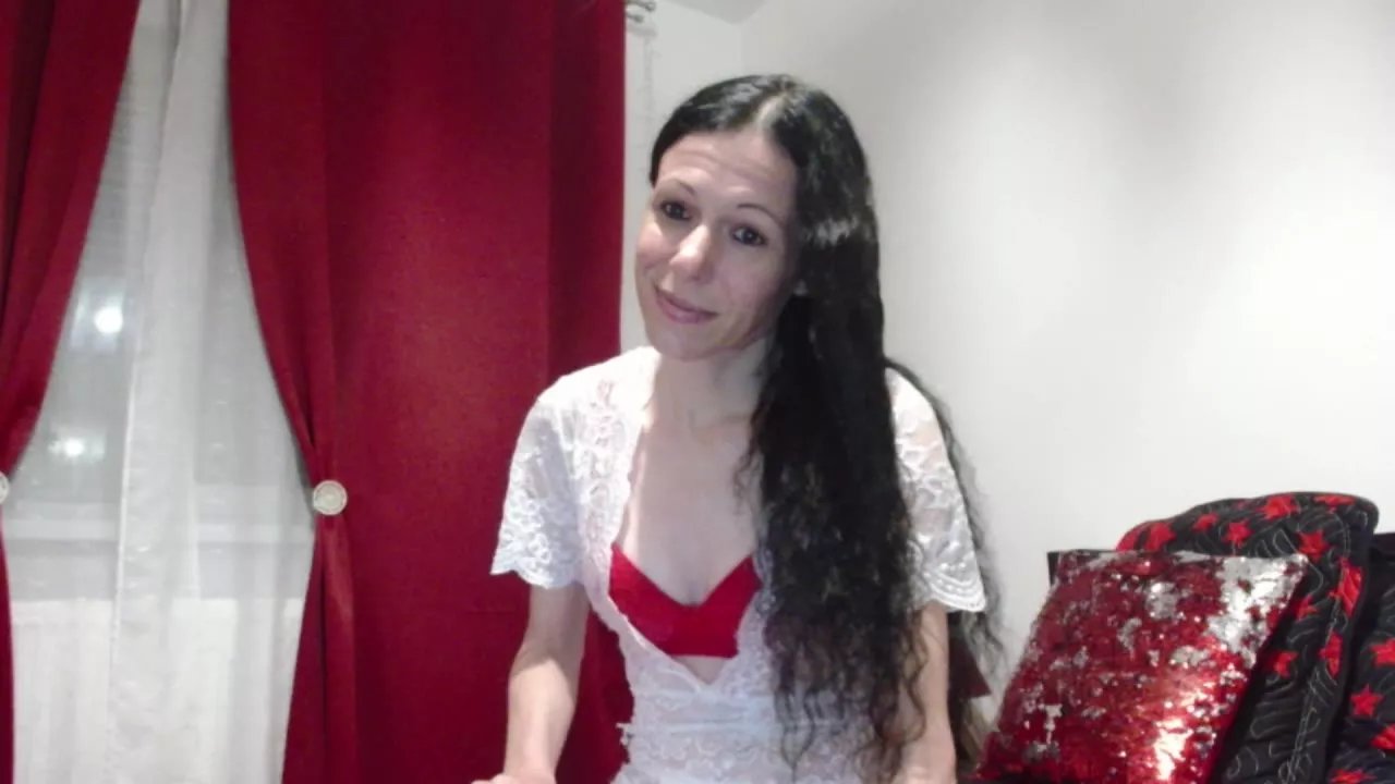 Offline ElysaSun on Streamray