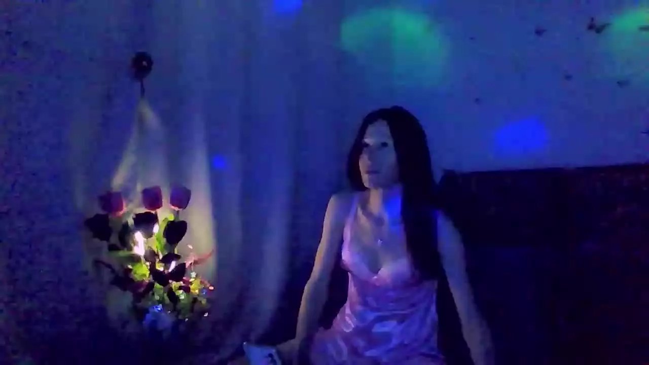 Offline ElysaSun on Streamray