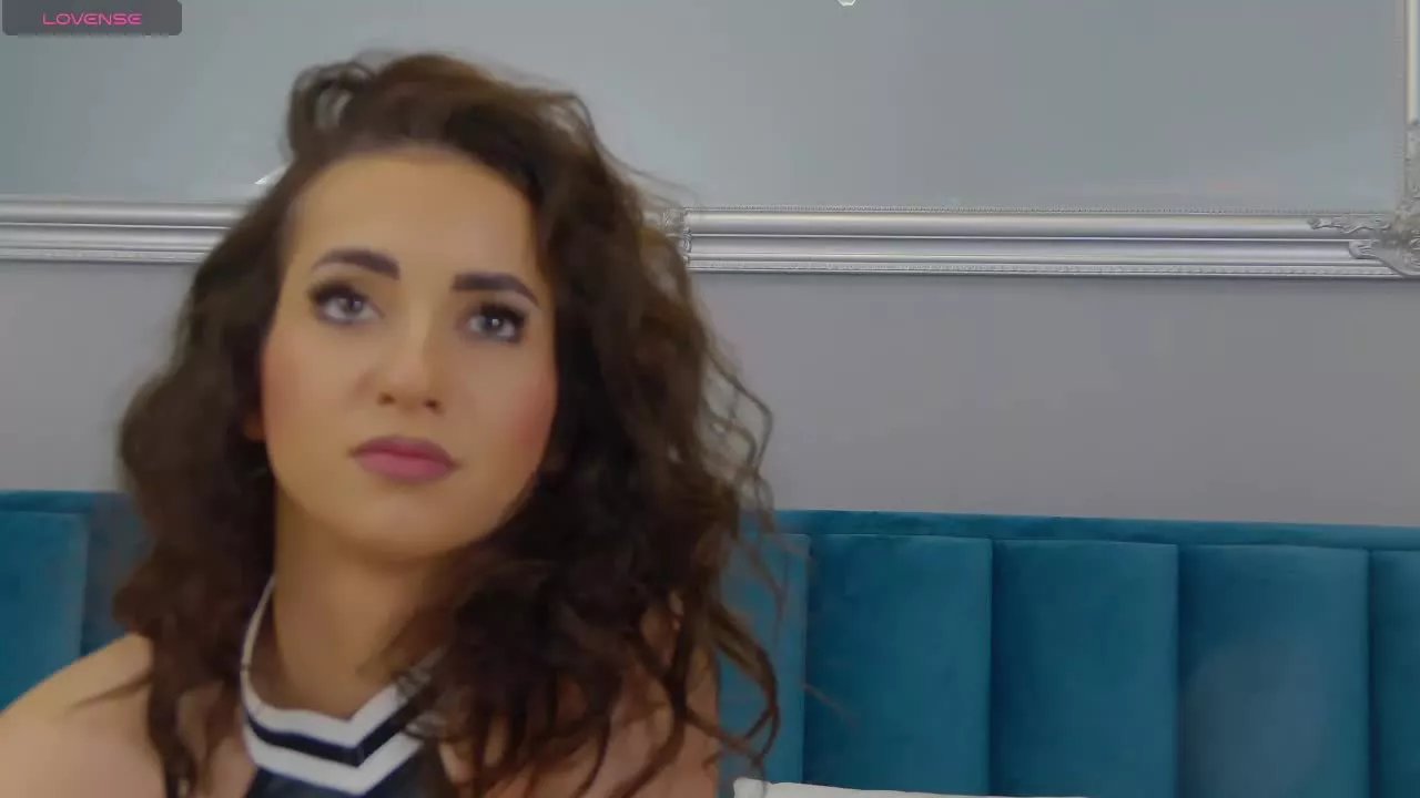 Offline LexiLovinn on Streamray