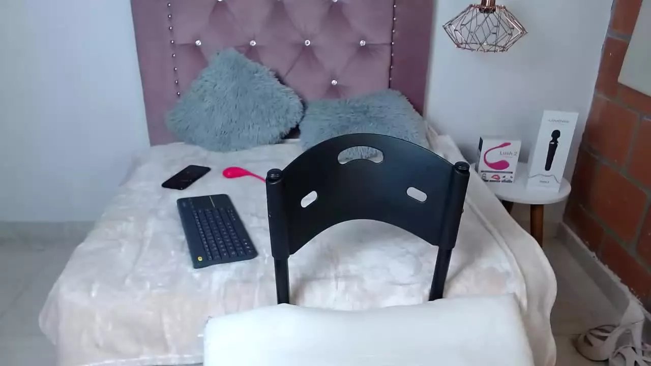 Offline mia__swet1 on Streamray