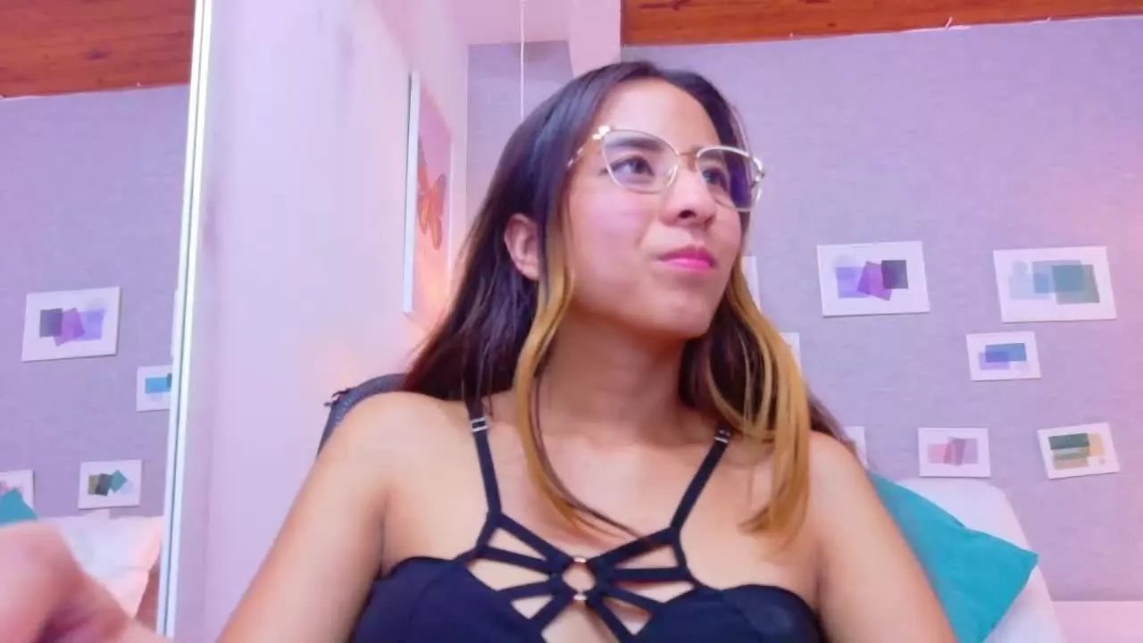 Offline skinny_hottie on Streamray