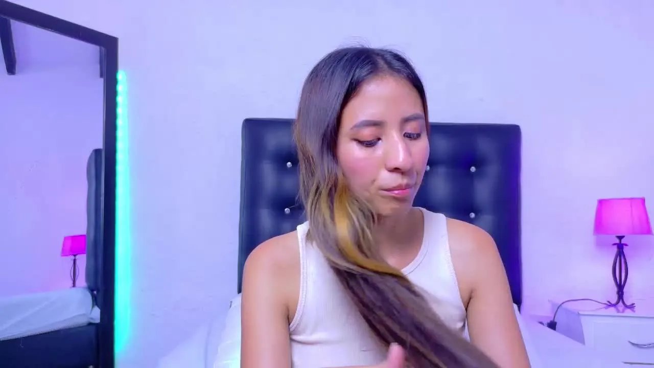 Offline skinny_hottie on Streamray