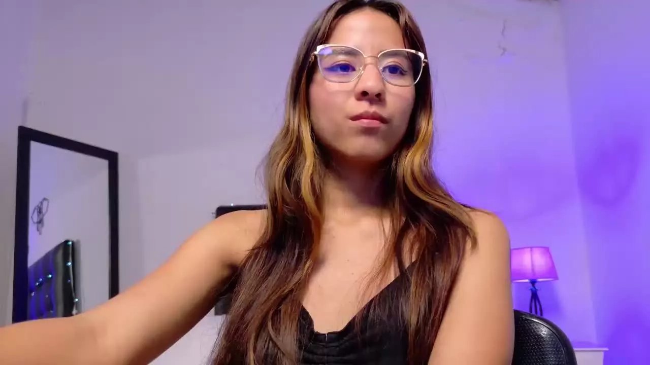 Offline skinny_hottie on Streamray
