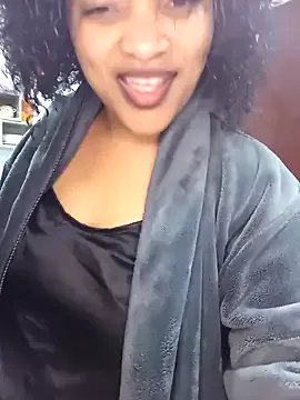 Freechat CREAMYCUPCAKExxx on StripChat