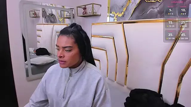 Freechat EmmaEbony_ on StripChat