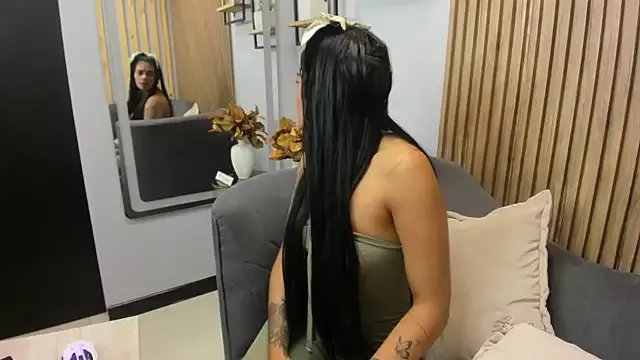 Freechat EmmaEbony_ on StripChat