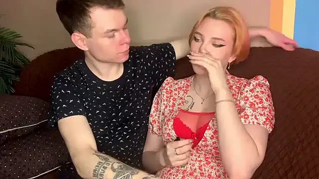 Freechat julielourens on StripChat