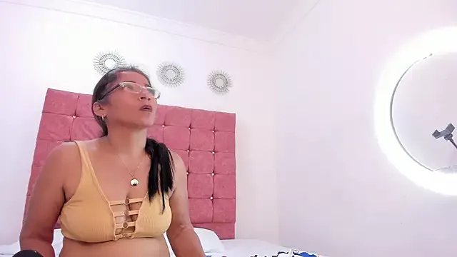 Freechat mature_bigass__ on StripChat