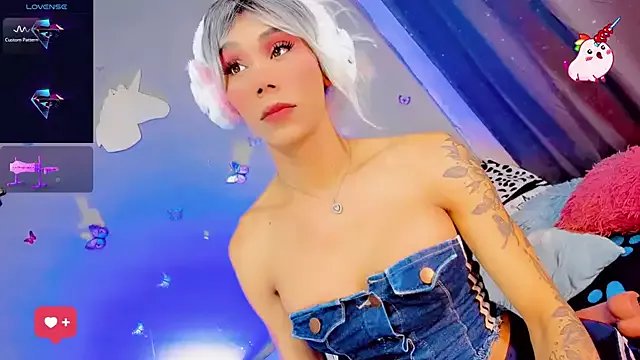 Freechat Naugth_channel_ts on StripChat