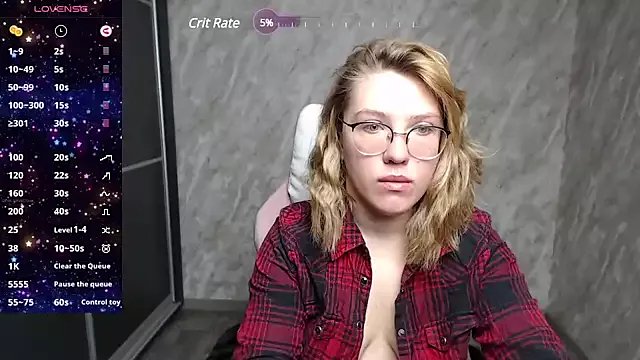 Freechat Reginasmilee on StripChat